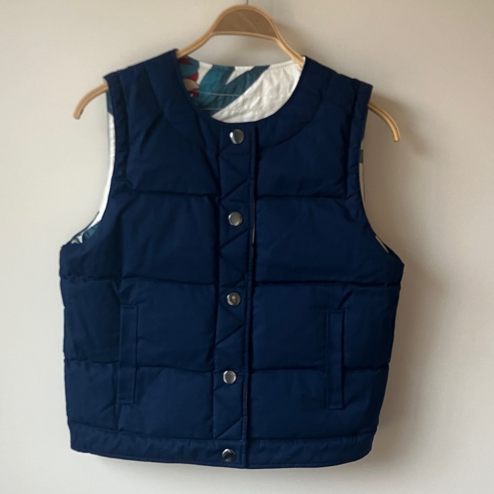 TORY BURCH Piper Puffer Vest REVERSIBLE Navy or Green Floral Print Size 10 NWT - Picture 7 of 10